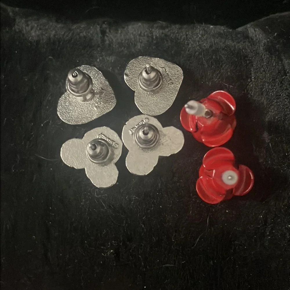 Pair of Authentic Disney Minnie Mouse Heart Earrings with Roses